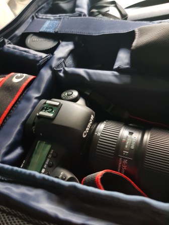 The tog bag with the canon 5d mk iv